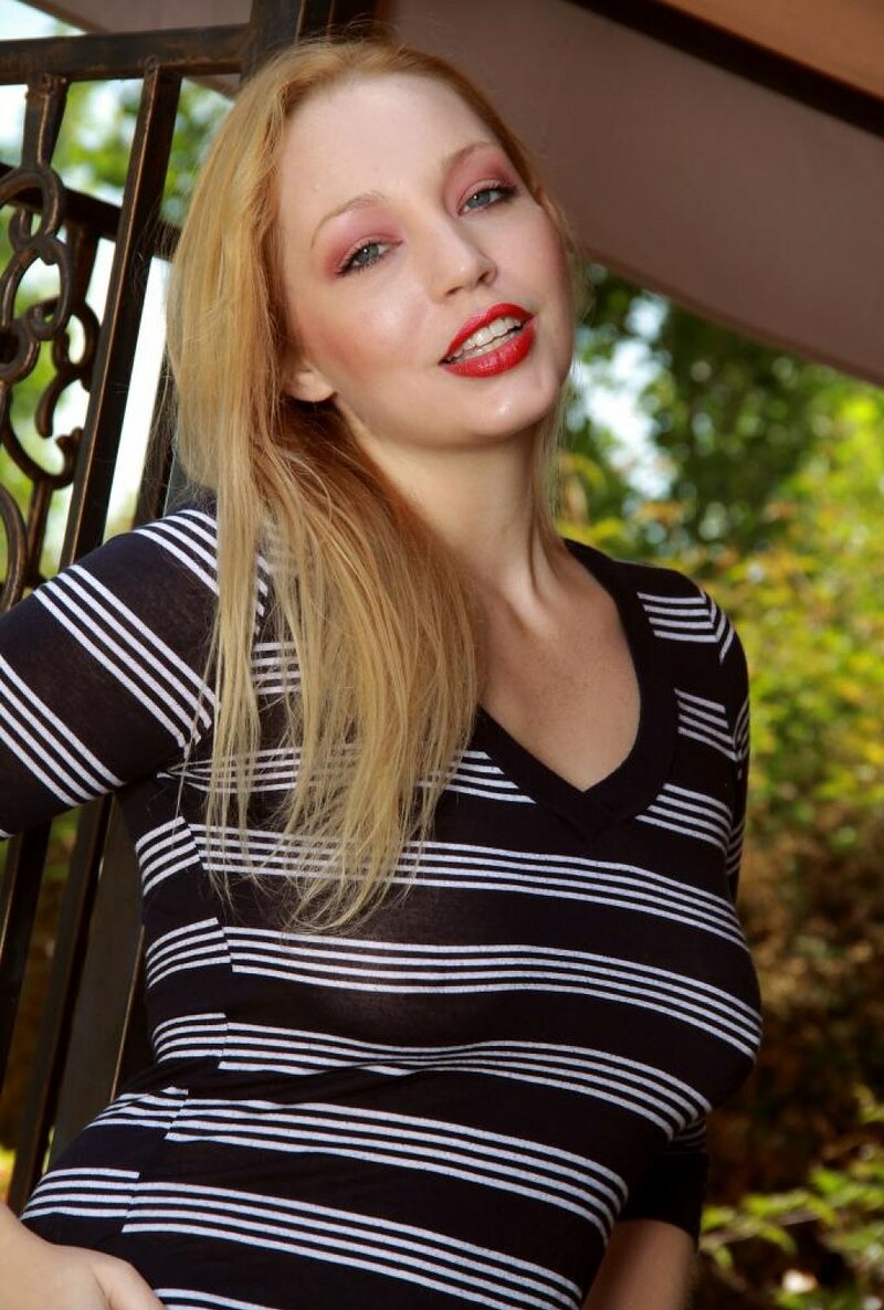 Анна, 22